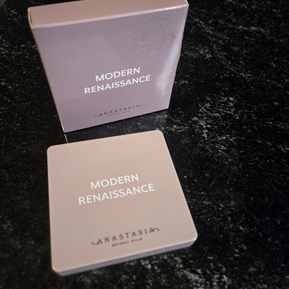 Anastasia Beverly Hills Other - Anastasia Beverly Hills Modern Renaissance Eyeshadow Palette -
